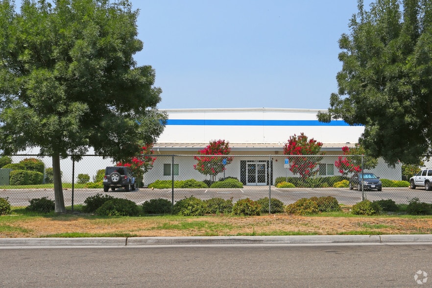 1002 Commerce Dr, Madera, CA for sale - Building Photo - Image 3 of 3