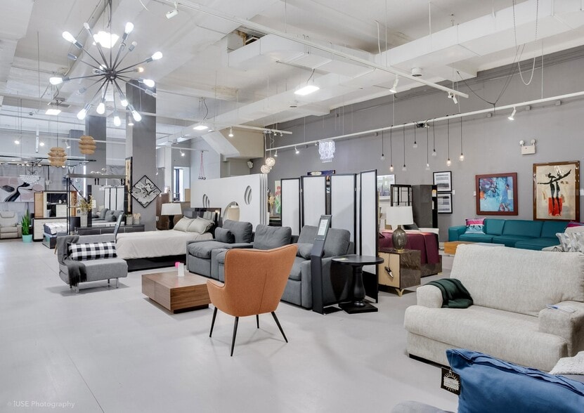 4841 N Western Ave, Chicago, IL for sale - Interior Photo - Image 2 of 10