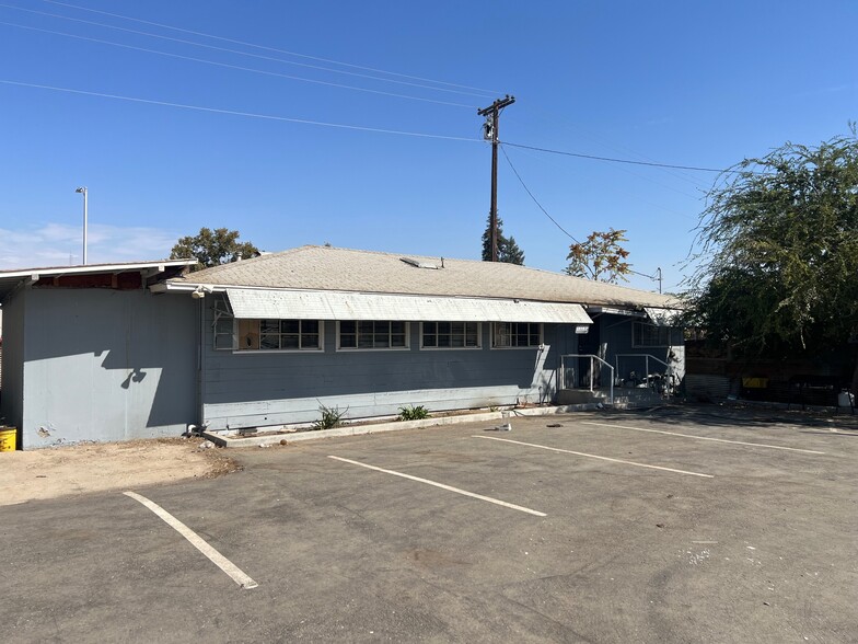 151 E Truxtun Ave, Bakersfield, CA for lease - Building Photo - Image 1 of 9