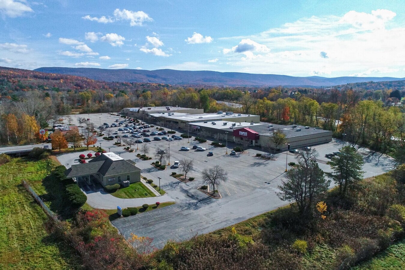 95 Bennington Sq Bennington Vt 05201 Loopnet Com