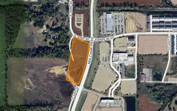 2499 30th Street, Clinton, IA for sale - Primary Photo - Image 1 of 2