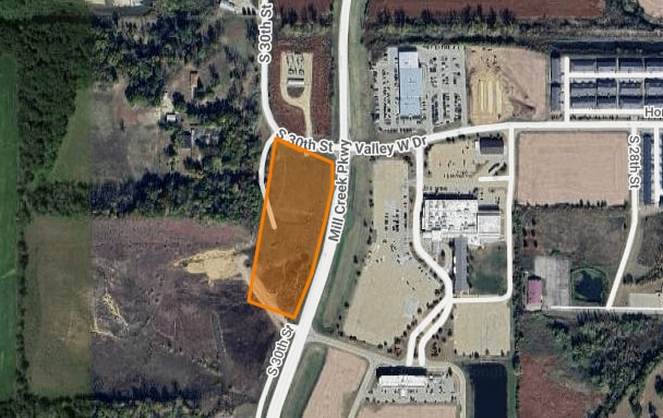 2499 30th Street, Clinton, IA for sale Primary Photo- Image 1 of 3