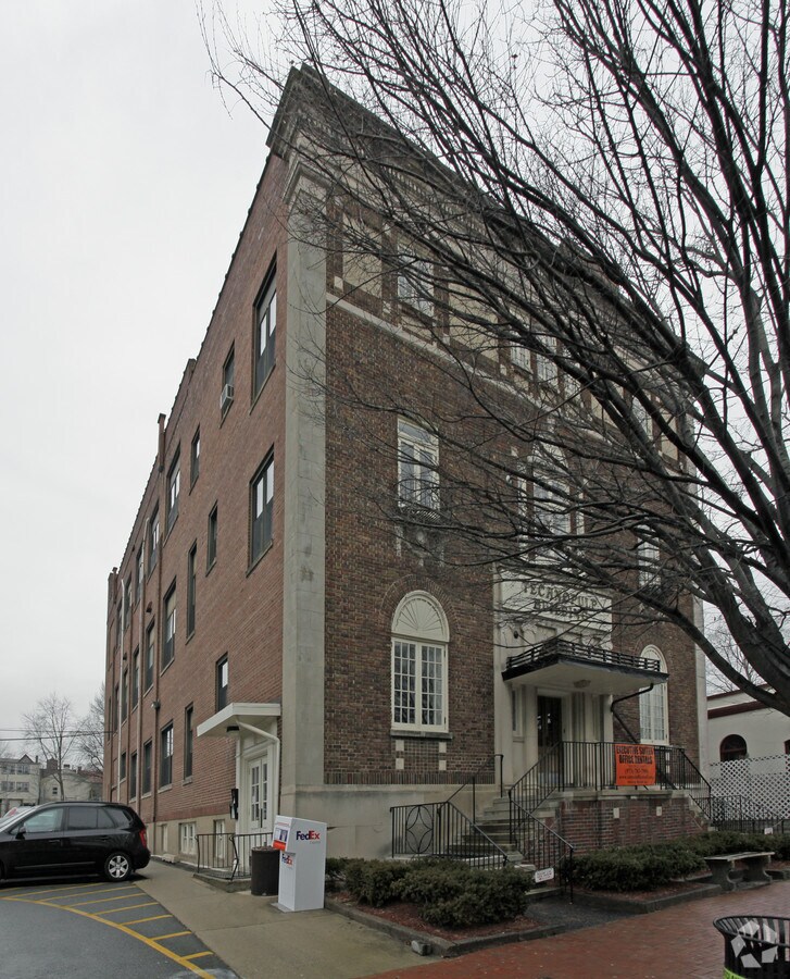 26 Park St, Montclair, NJ 07042