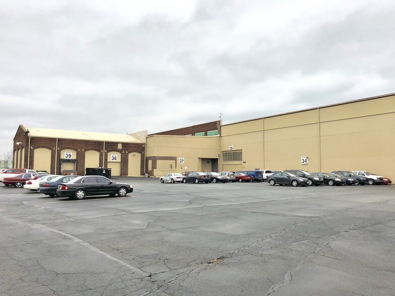 2700 E 5th Ave, Gary, IN for sale - Primary Photo - Image 1 of 1