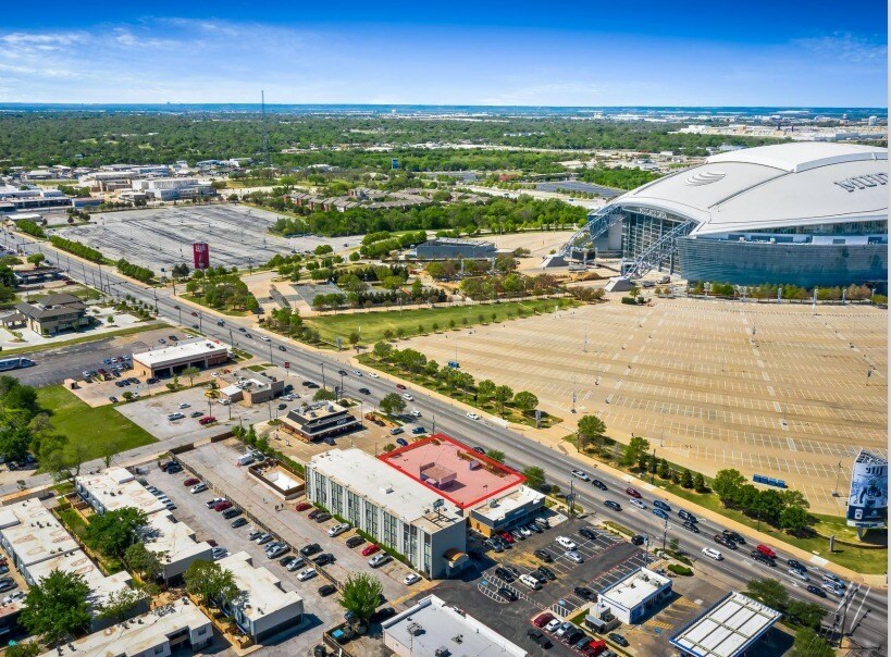 908 N Collins St, Arlington, TX 76011