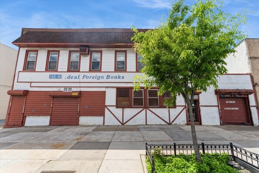 13210 Hillside Ave, Richmond Hill, NY for sale - Building Photo - Image 1 of 32