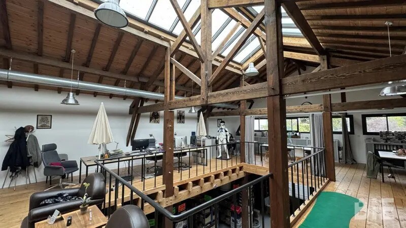 Vente Bureaux 240 m² - Photo 1