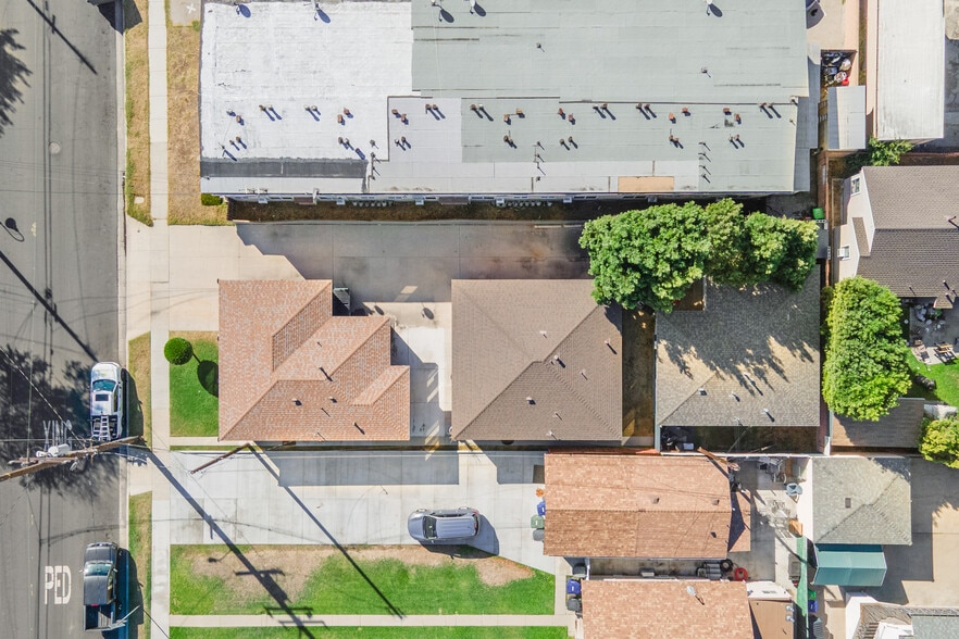 9833 Walnut St, Bellflower, CA for sale - Building Photo - Image 3 of 16