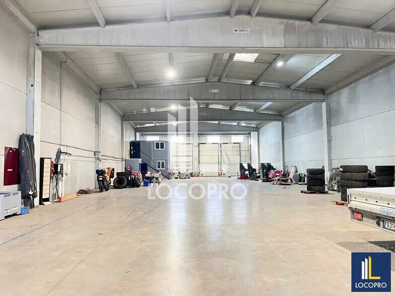 Flex in Puget-sur-Argens for lease - Interior Photo - Image 1 of 6