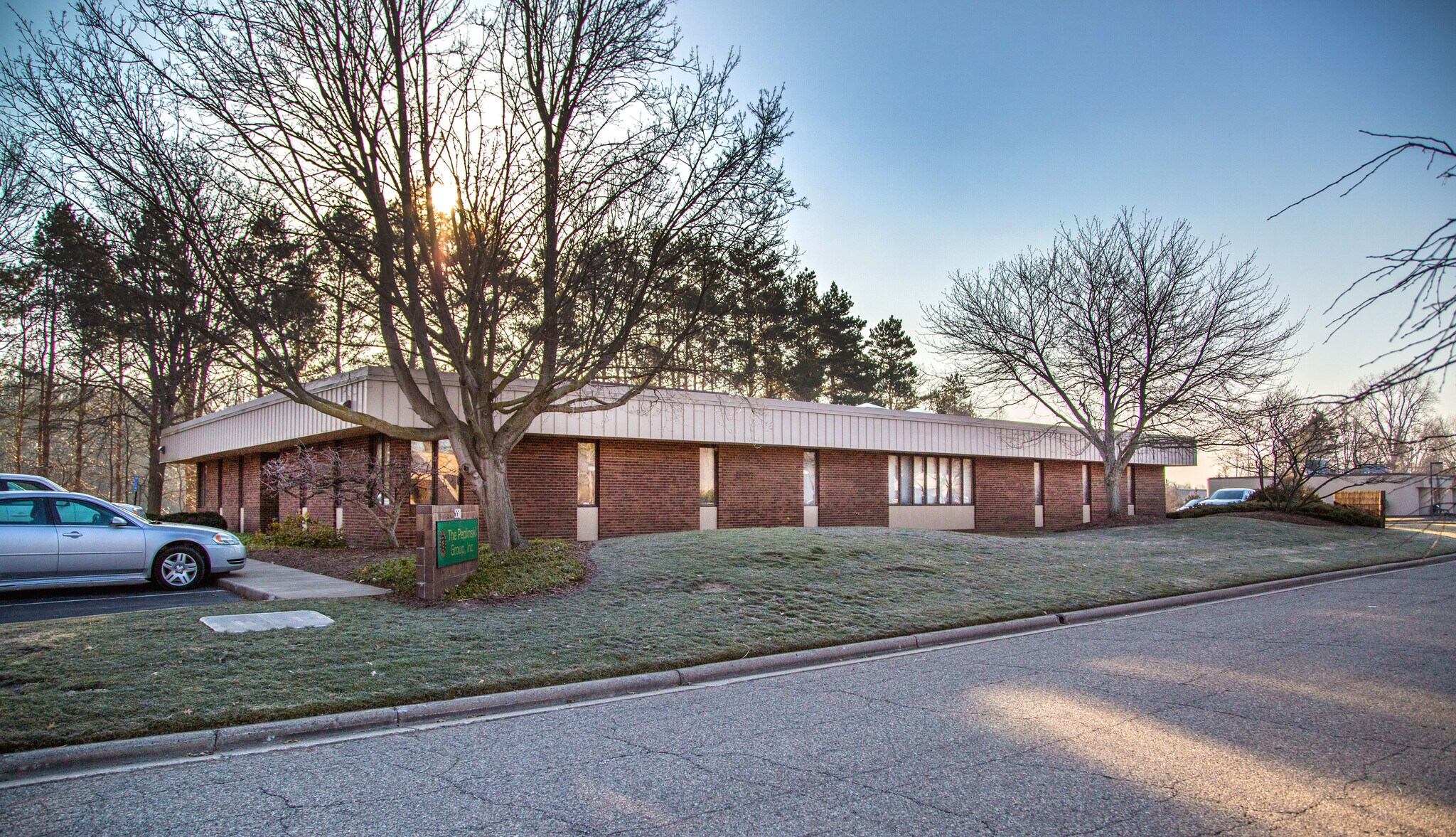 550-580 Cascade West Pky SE, Grand Rapids, MI for sale Building Photo- Image 1 of 1