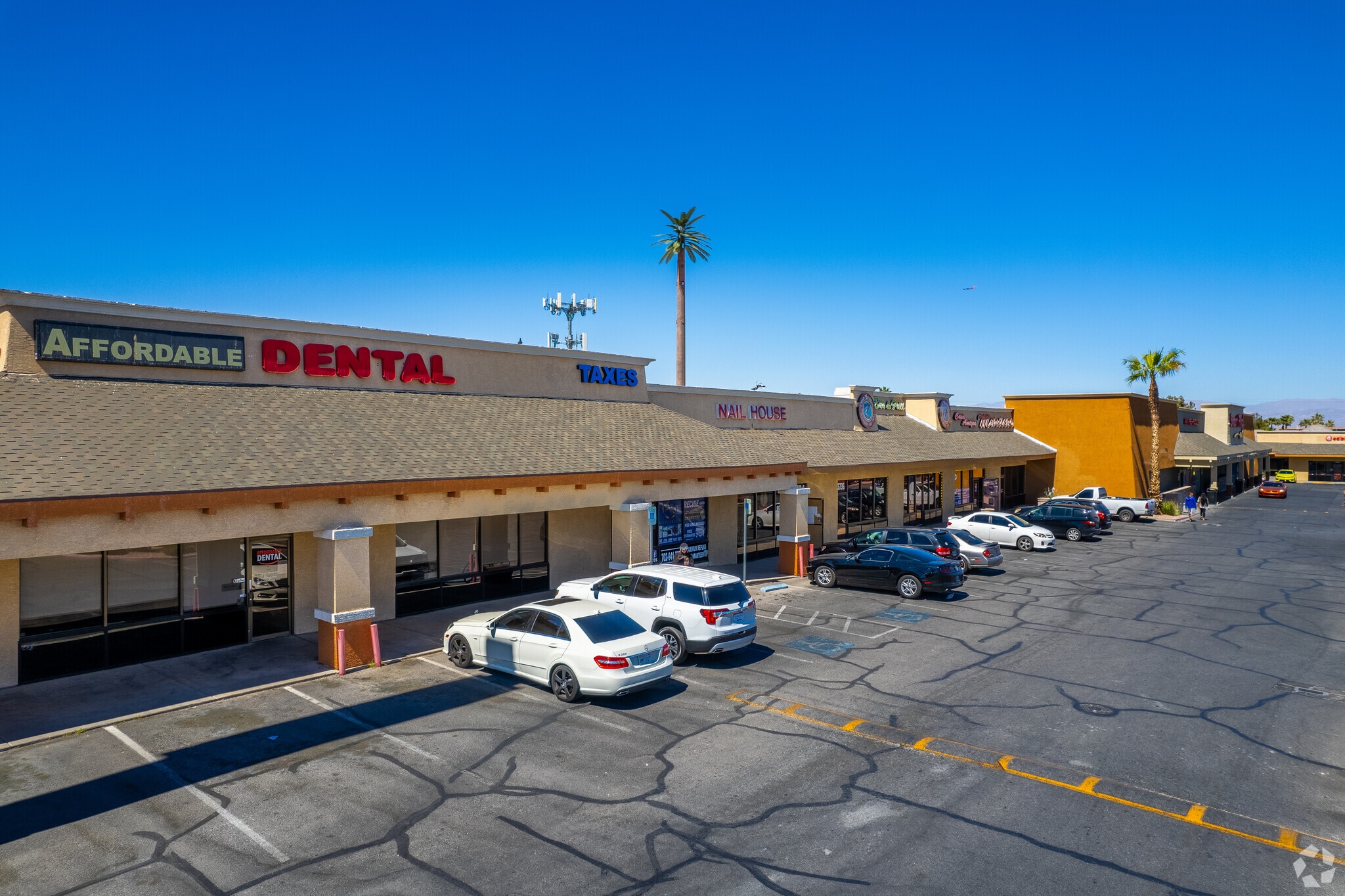 3728-3750 E Flamingo Rd, Las Vegas, NV for sale Primary Photo- Image 1 of 5
