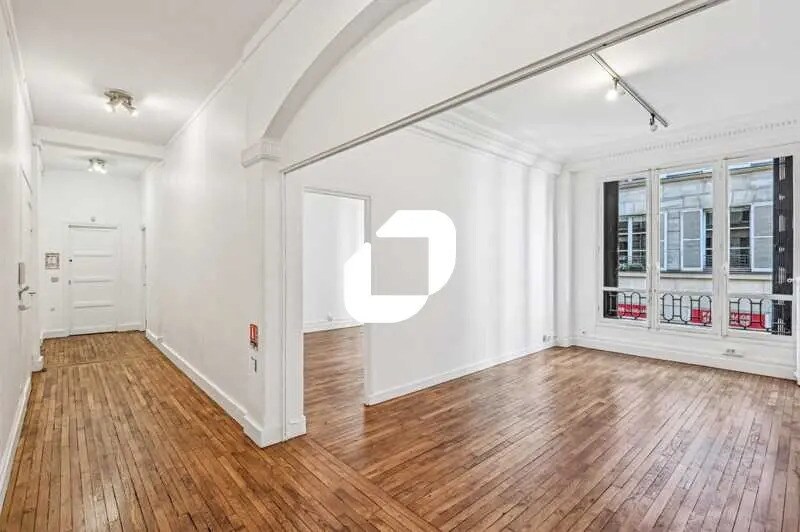 16 Rue Martel, Paris for lease - Building Photo - Image 2 of 28