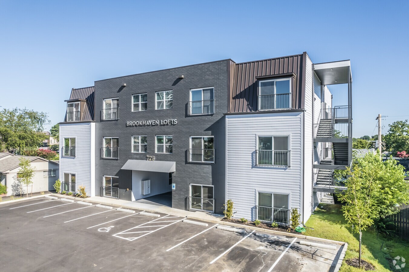 728 E Brookhaven Cir, Memphis, TN 38117