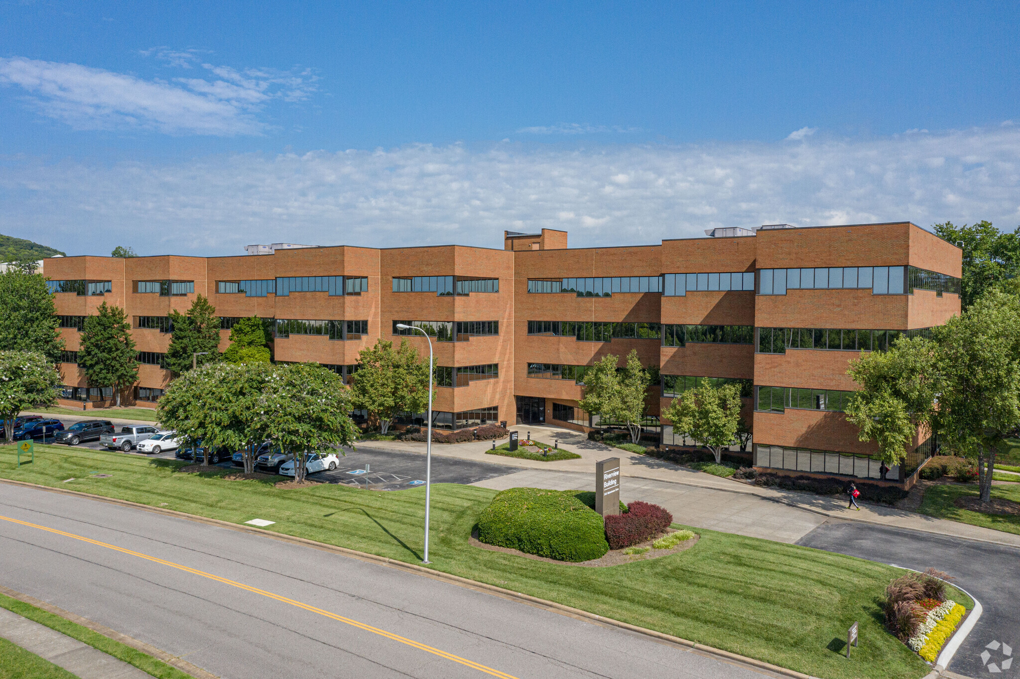 545 Mainstream Dr, Nashville, TN for lease Building Photo- Image 1 of 5