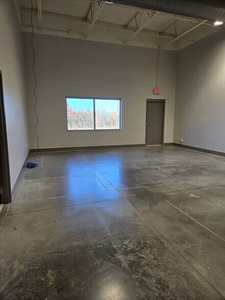 1180 Devin Dr, Norton Shores, MI for lease - Building Photo - Image 2 of 13