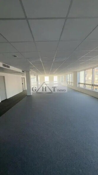 Office in Saint-Ouen-sur-Seine for lease - Interior Photo - Image 1 of 5