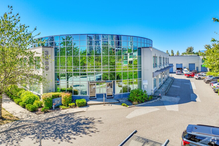 3989 Henning Dr, Burnaby, BC for lease - Primary Photo - Image 1 of 8