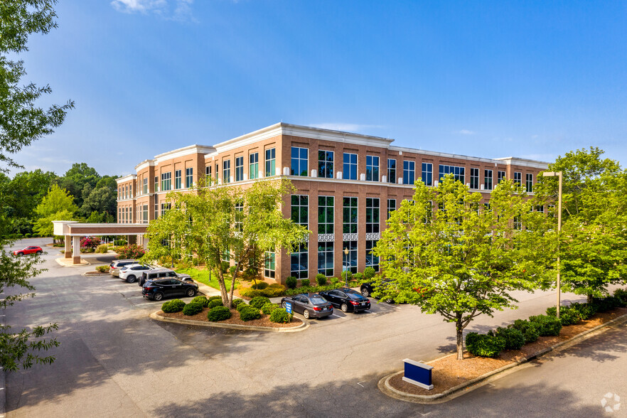 620-660 Summit Crossing Pl, Gastonia, NC for lease - Building Photo - Image 3 of 4