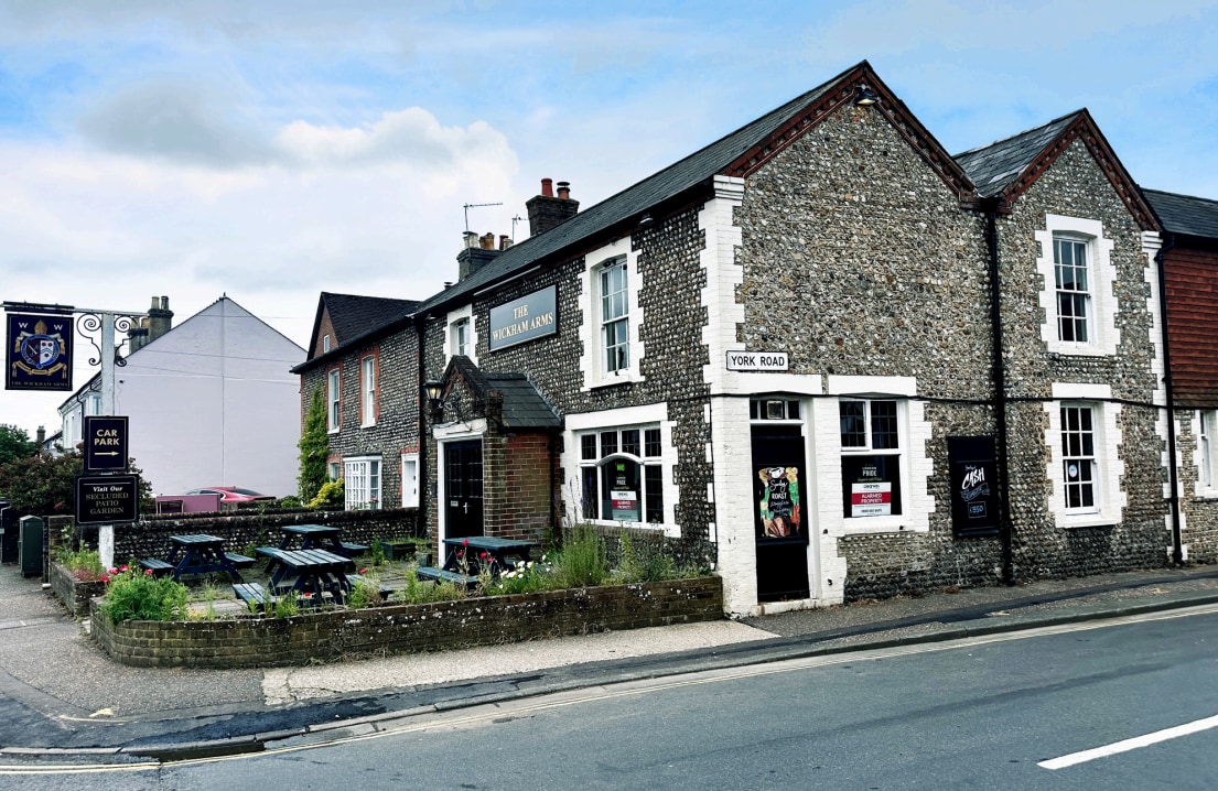 102 Bognor Rd, Chichester for sale Building Photo- Image 1 of 1