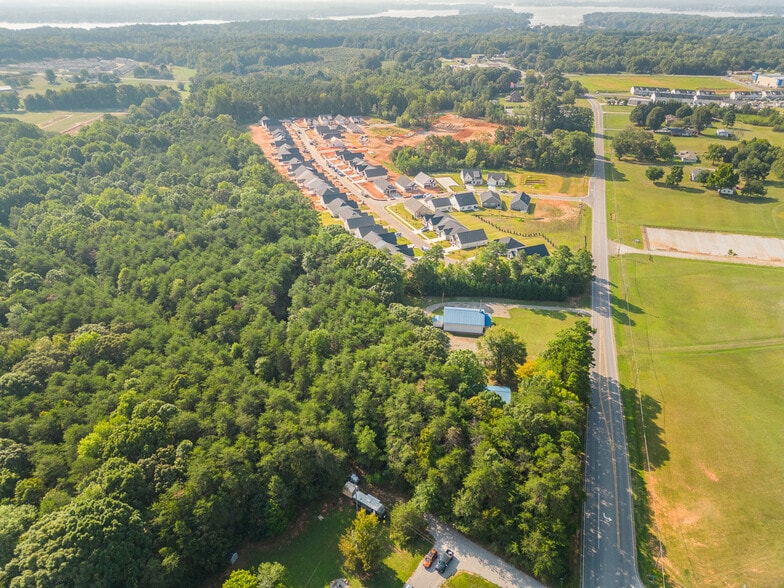 8137 McDonald Dr, Sherrills Ford, NC for sale - Building Photo - Image 3 of 10