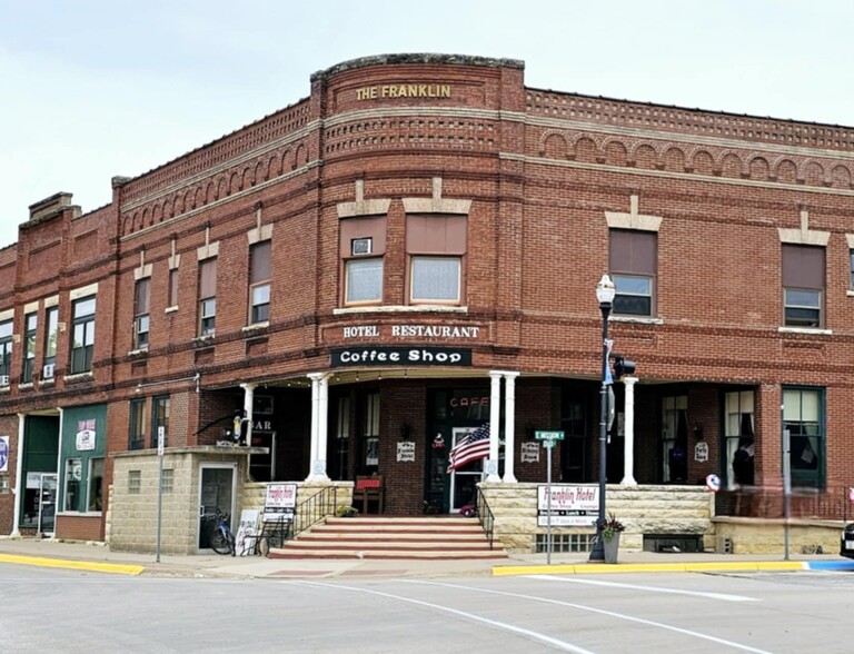 102 Elkader St, Strawberry Point, IA for sale - Building Photo - Image 2 of 29