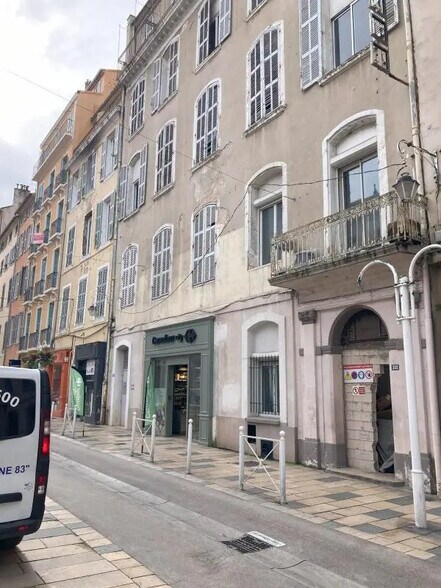 Office in Toulon for lease - Building Photo - Image 1 of 8