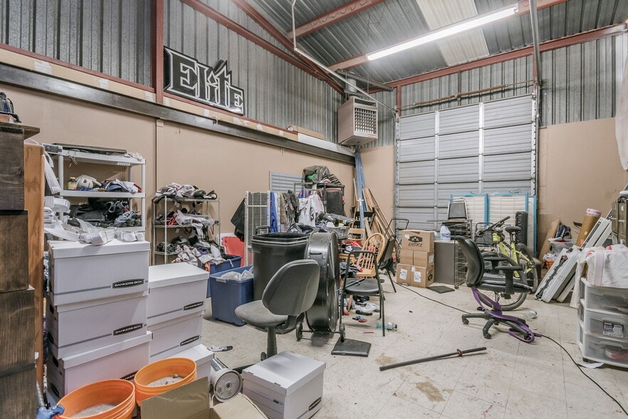 5740 Canyon Dr, Amarillo, TX for sale - Interior Photo - Image 3 of 22