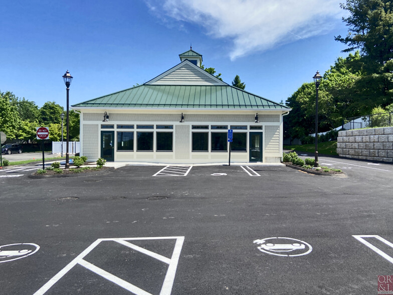 1014 Sullivan Ave, South Windsor, CT for lease - Building Photo - Image 3 of 5