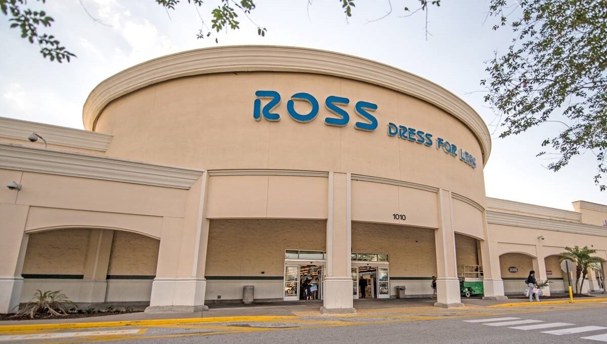 1012-1038 Buenaventura Blvd, Kissimmee, FL for lease Building Photo- Image 1 of 7