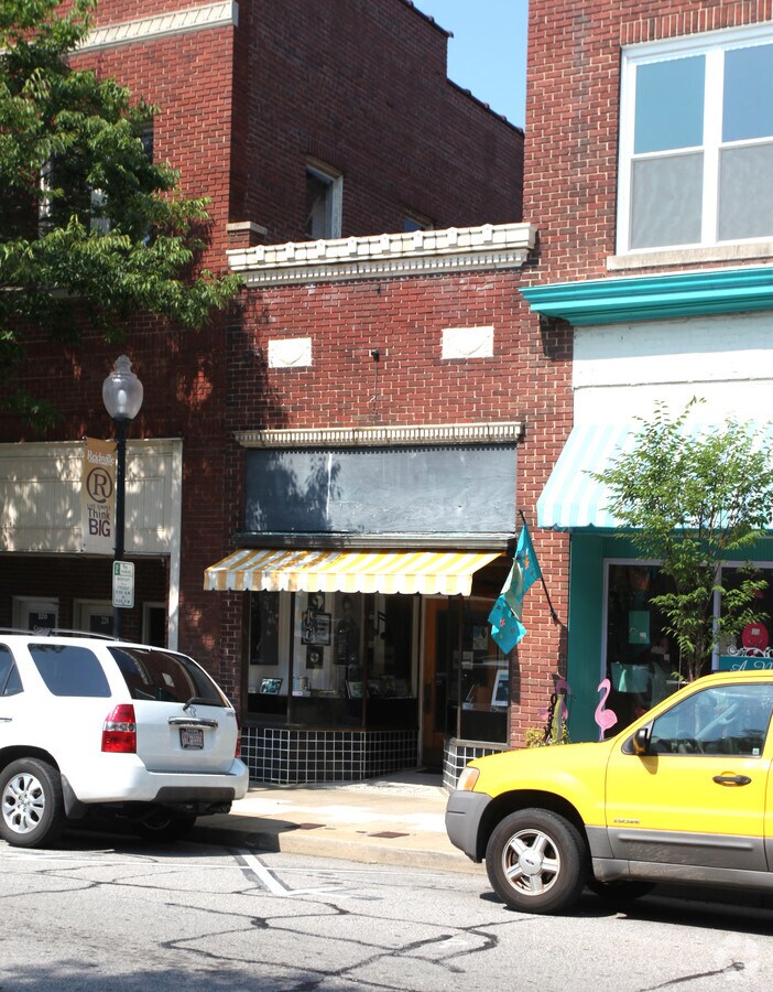 218 S Scales St, Reidsville, NC 27320