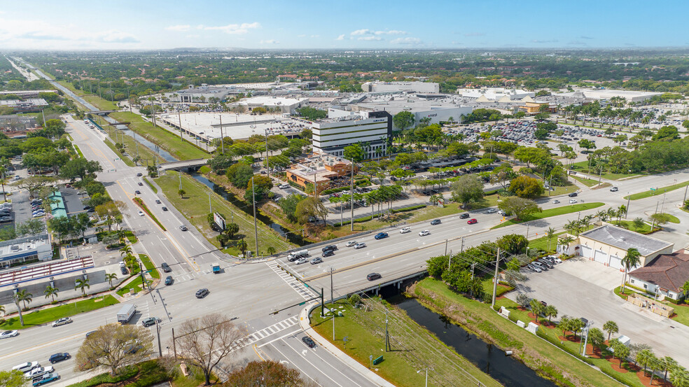 5550 Glades Rd, Boca Raton, FL for lease - Building Photo - Image 3 of 7