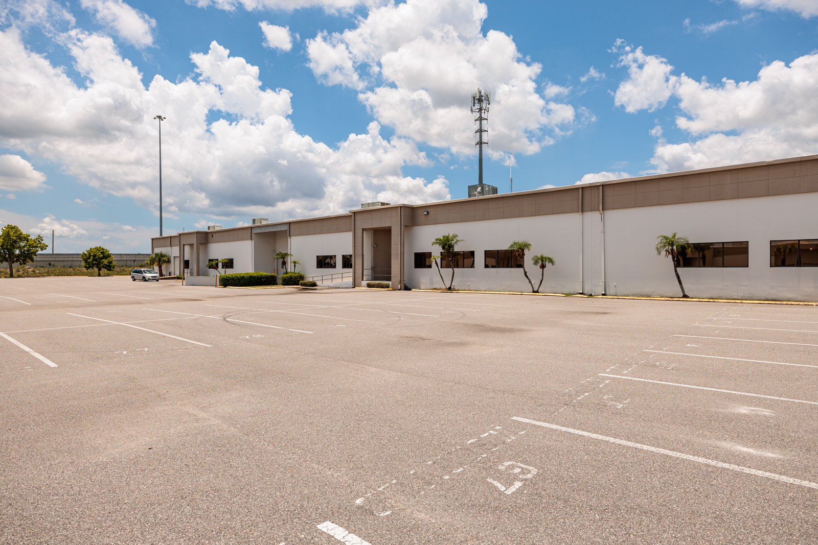 2600 118th Ave N, Saint Petersburg, FL for lease Building Photo- Image 1 of 20