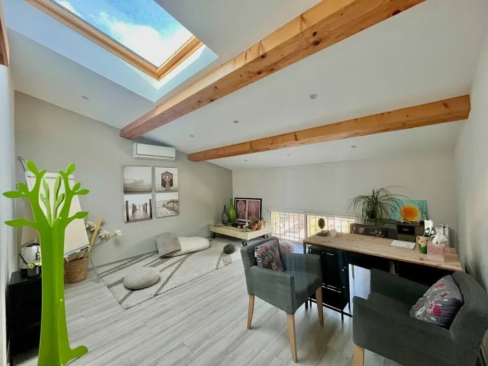 Office in Grasse for sale Interior Photo- Image 1 of 5