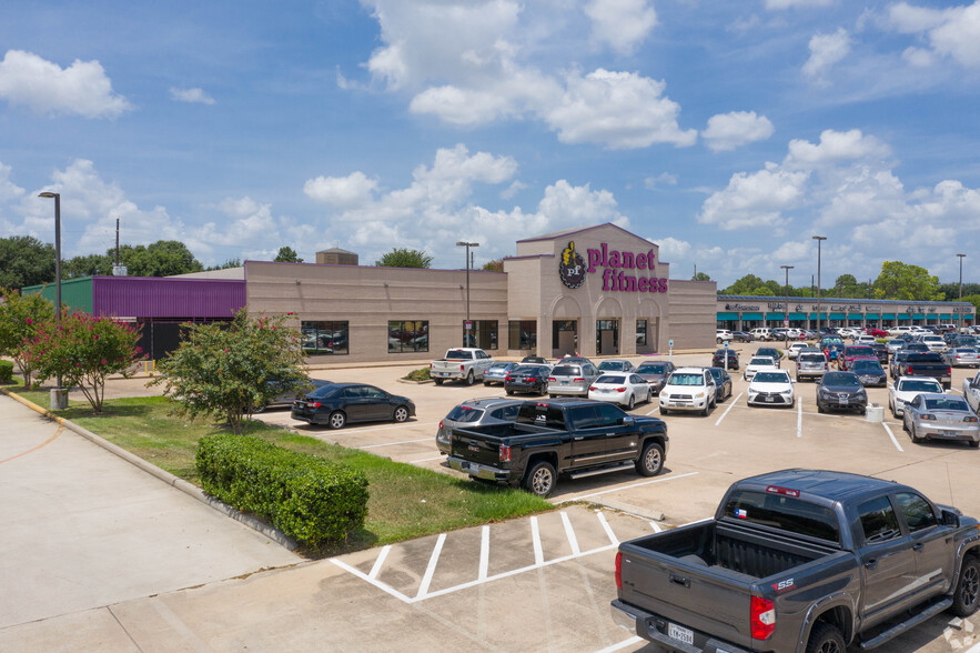 8475 N Hwy 6, Houston, TX for lease - Building Photo - Image 1 of 8