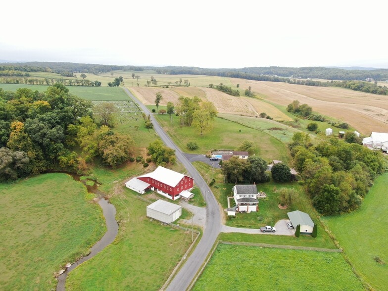 4407 Burket Rd, Tyrone, PA for sale - Primary Photo - Image 2 of 43