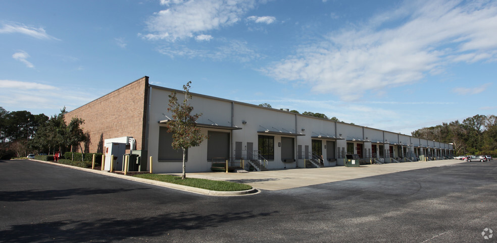 10475 Fortune Pky, Jacksonville, FL for lease - Building Photo - Image 2 of 11