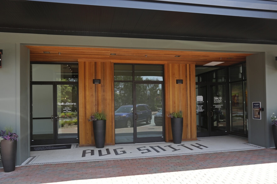 174 E Main St, Spartanburg, SC for lease - Building Photo - Image 2 of 45