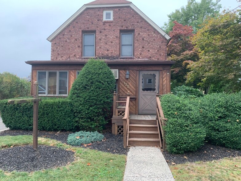 135 Maple Ave, New City, NY for sale - Building Photo - Image 1 of 1