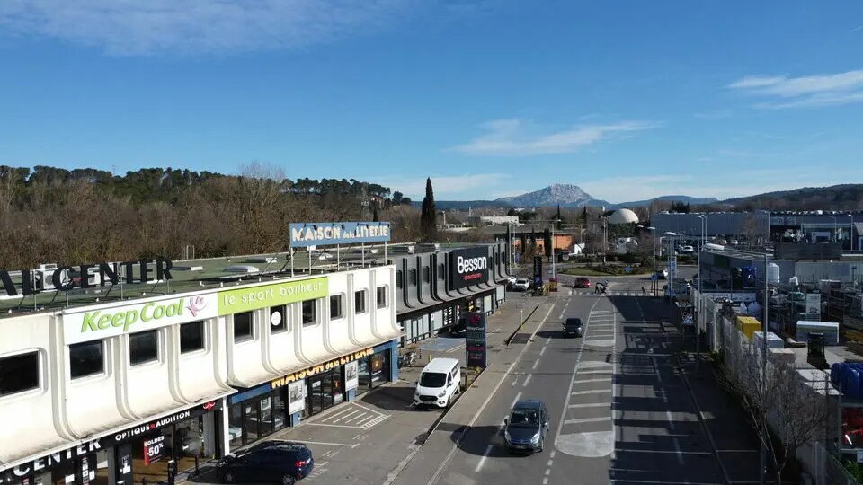 Retail in Aix-en-Provence for lease - Building Photo - Image 3 of 5