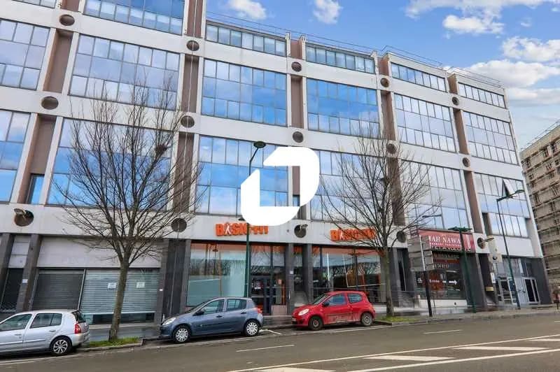 Flex in Épinay-sur-Seine for lease - Building Photo - Image 1 of 10