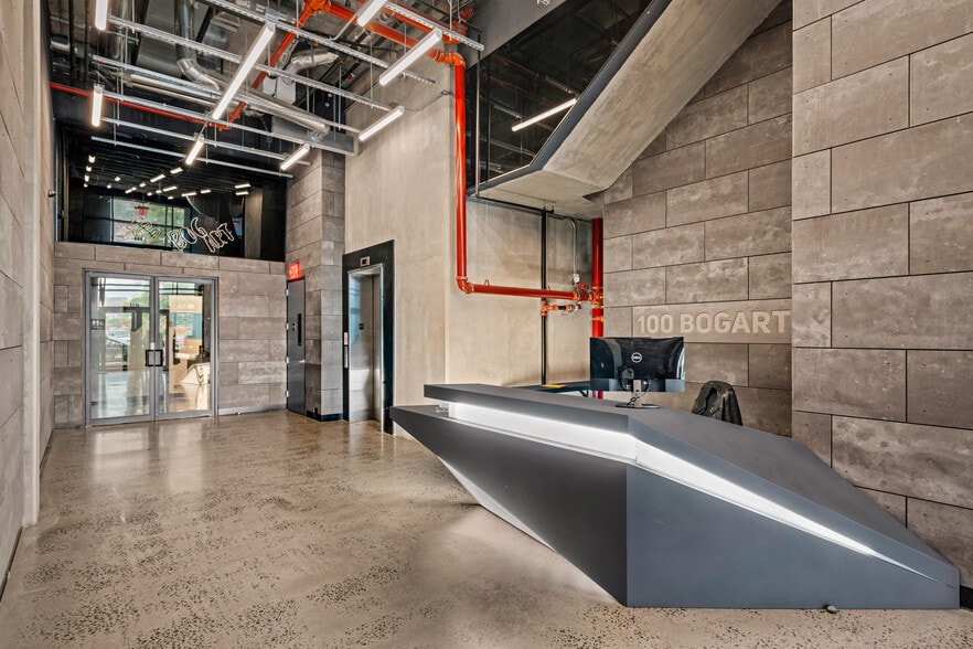 100 Bogart St, Brooklyn, NY for lease - Interior Photo - Image 2 of 7