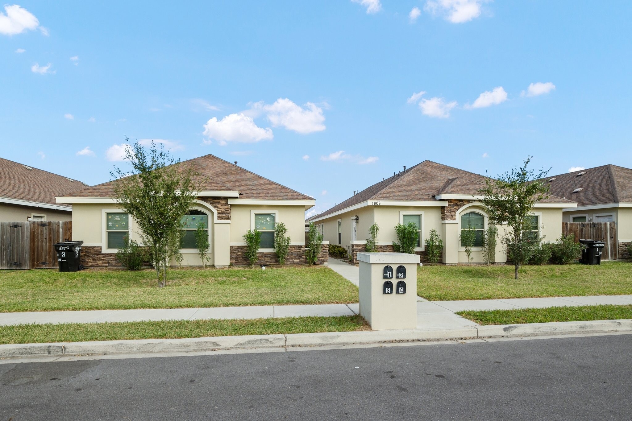 Villages at Westgate 16 doors Weslaco Weslaco, TX for Sale