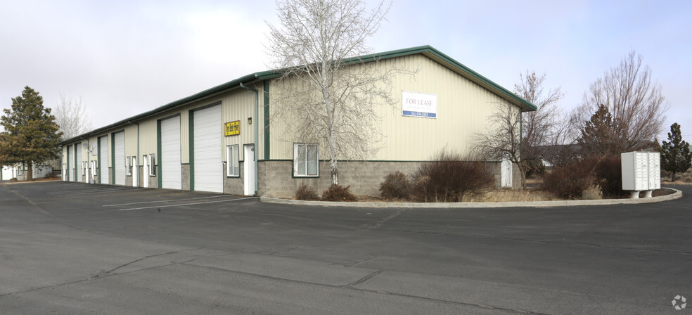 2675 SW High Desert Dr, Prineville, OR for lease - Primary Photo - Image 1 of 7