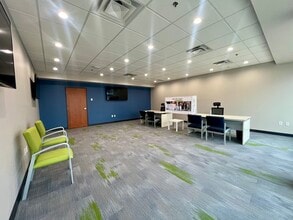 201 N Riverfront Dr, Mankato, MN for lease Interior Photo- Image 1 of 11