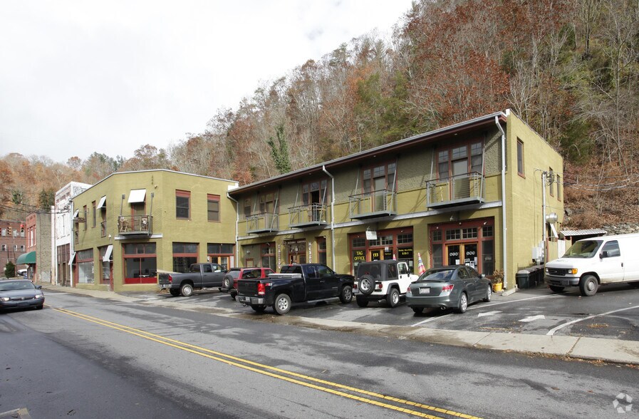 133 S Main St, Marshall, NC for sale - Primary Photo - Image 1 of 1