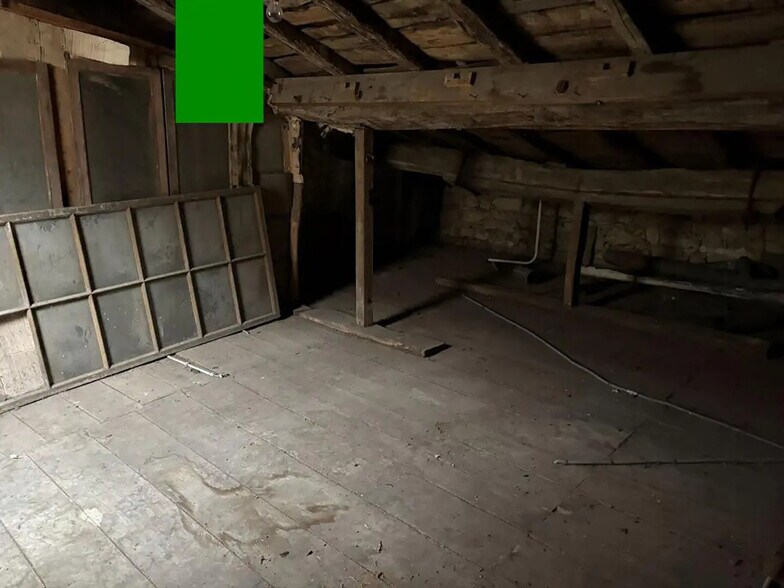 Flex in  for sale - Building Photo - Image 2 of 4