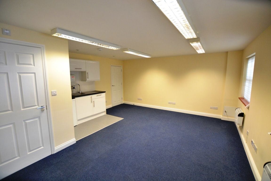 11 Wellington St, Luton for lease Interior Photo- Image 1 of 3