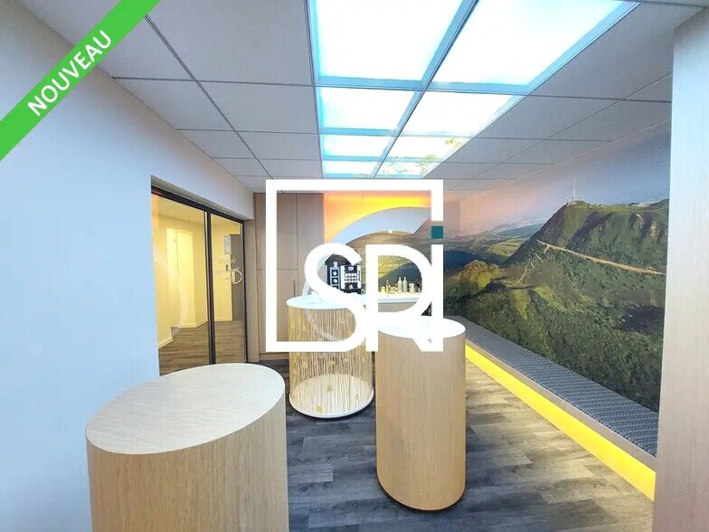 Office in Cournon-d'Auvergne for lease - Interior Photo - Image 1 of 34