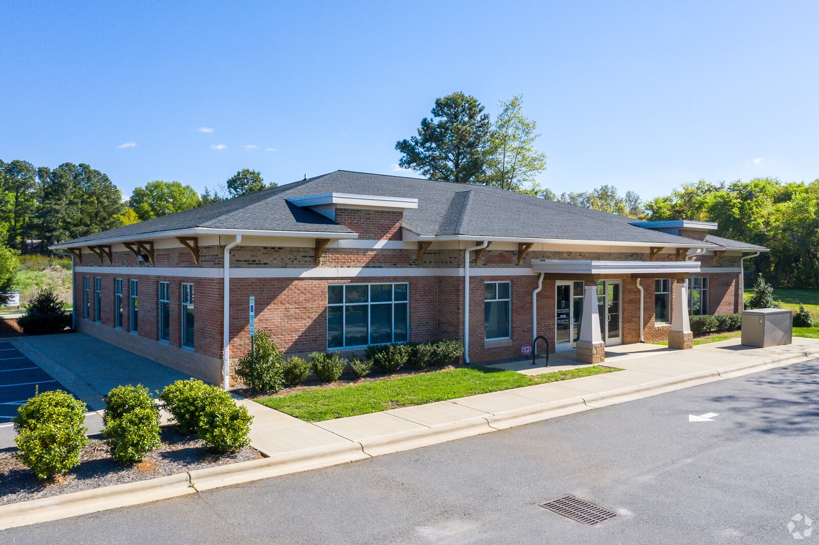 4714 Dixie River Rd, Charlotte, NC for sale Primary Photo- Image 1 of 1