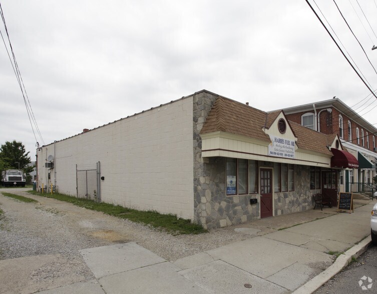 79 W Broad St, Paulsboro, NJ 08066